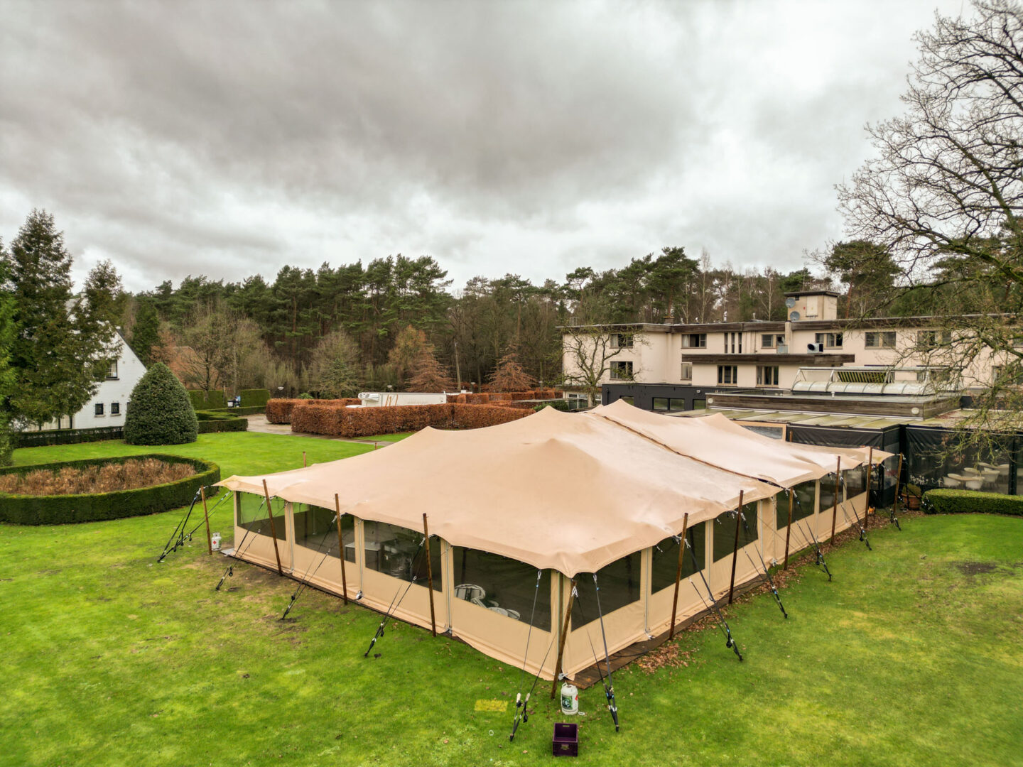 Stretchtent inclusief zijwanden huren