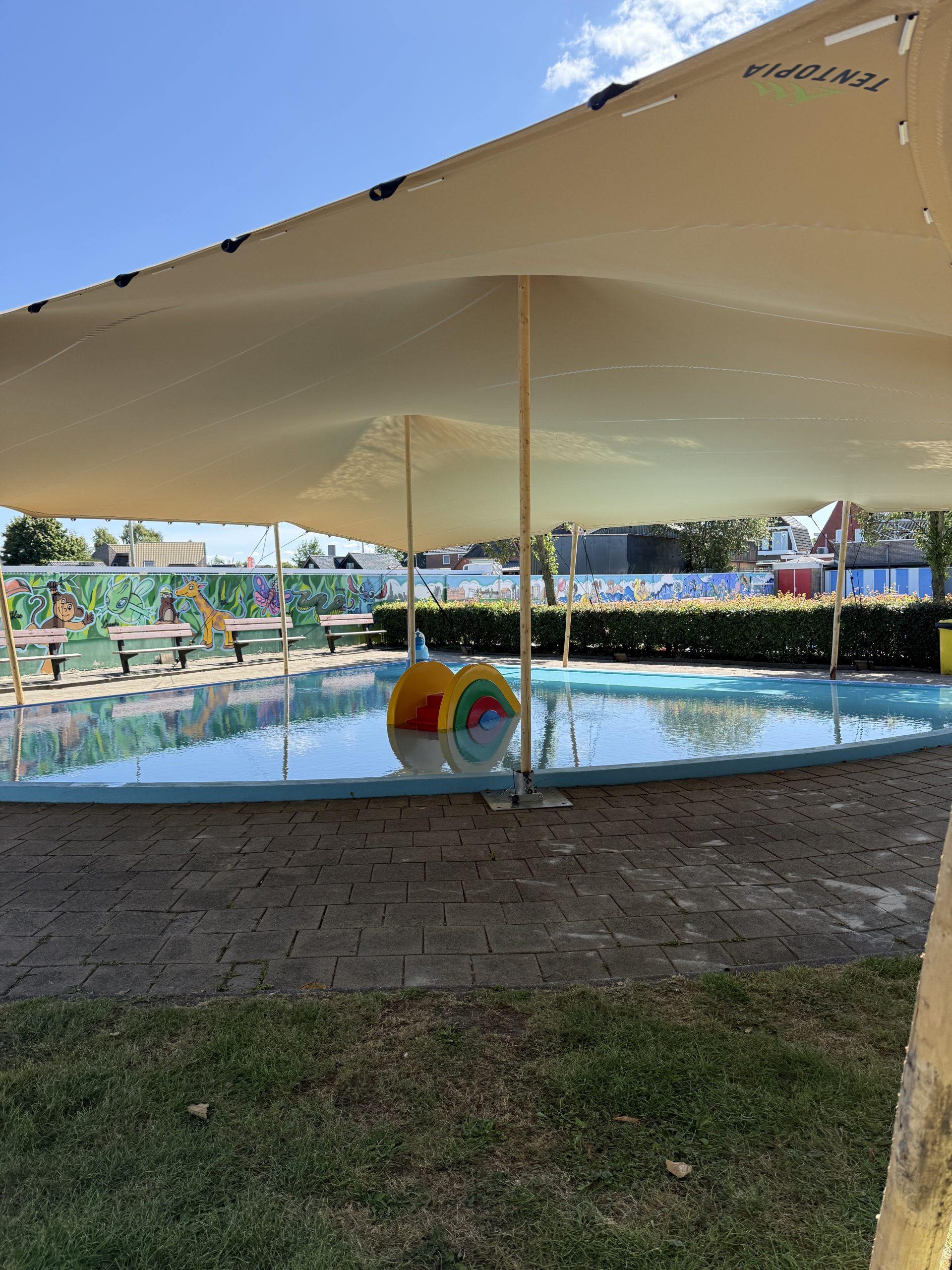 Tijdelijke zwembadoverkapping